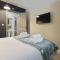 Large 4-Bed House in Doncaster - Sleeps 11 Adults with FREE Parking - Hosted by Stay Host Save - Doncaster