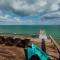 Private Oceanfront, beach, dock and Hottub - The Perky Pelican - Marsh Harbour