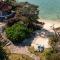 Harbour Beach Villa - large dock & great views!