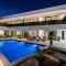 Luxury Villa Royal Hill with 34 m2 pool - 马斯莱尼察