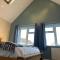 3 Bed Farnborough Air Accommodation