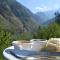 Trails And Stay - Gushaini