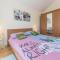 Three-Bedroom Apartment Dubrava With An Outdoor Swimming Pool 09