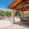 Three-Bedroom Apartment Dubrava With An Outdoor Swimming Pool 09