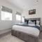 Elegant & Spacious 1 Bed Flat, Crayford, Dartford - Slades Green