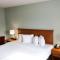Travelodge by Wyndham Rapid City - Black Hills