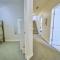 Casa Pura Vida Hot Tub, Pool & Ping Pong Tables w Backyard & BBQ Come stay