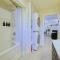 Casa Pura Vida Hot Tub, Pool & Ping Pong Tables w Backyard & BBQ Come stay