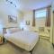 Casa Pura Vida Hot Tub, Pool & Ping Pong Tables w Backyard & BBQ Come stay