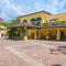 Apartotel & Suites Villas del Rio