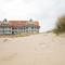 Bardot, luxury apartment with swimming pool and sauna near the beach in Badhuis Cadzand - Cadzand