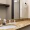 Days Inn & Conference Centre by Wyndham Montreal Airport