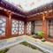 A traditional Korean House with a yard - Seul