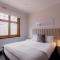 Modern Home in Sandy Bay - Sleeps 8 Guests