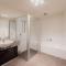 Inner-city 2 bedroom apartment - perfectly located