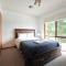 magnificent house with huge pool - Templestowe