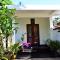 New Ocean Breeze Retreat - Хиккадува