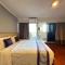 Collection O The Step Sathorn