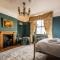 Blue Bliss - Sumptuous, Period Apartment