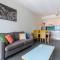 City Views On Pool Level King Bed Or Twin Share