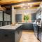 Modern Rustic Hideaway - سيفيرفيل