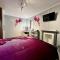 WILLOW RIDGE - a large country house with 3 rental rooms - Clutton