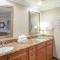 Beach Club Gulf Front 3B Condo - 1204 - شاطئ بينساكولا