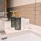 Luxury 1BHK with Marina Views near JBR - Dubaj