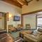 Romantic Ski Haven with Balcony Brian Head Studio - بريان هيد