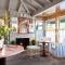 Le Petit Pali Brentwood