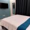 Modern Lofts 2 BR Apt in Kingston - 金斯敦