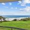Oceanside Apartment with Views of Yaroomba Beach