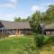 Three-Bedroom Holiday Home In Skjern