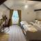 Parr Cottage at Snape Castle Mews - 比代尔