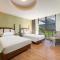 Serene Vale Inn Guilin-Free One Way pick up service to High-speed Railway Station for 2 Nights
