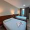 Caruzo Hotel and suites