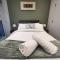 Spacious 3 Bed Apt in N3, Near Alexandra Palace - Hendon