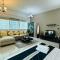 Private rooms in 3 bedroom apartment SKYNEST Homes marina pinnacle