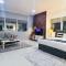 Private rooms in 3 bedroom apartment SKYNEST Homes marina pinnacle