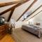 Luxury Retreat by Charles Bridge - Prága