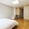 Gangnam Apartment 82m2 2 Bedrooms 2 Private Bathrooms Gangnam Style 2Bdr 2Bath 2Min Walk to Subway Fully Furnished - Seul