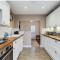 Tallets Apartment with Balcony & Parking