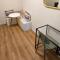 Angazi Guesthouse Unit 2 - Upmarket one bedroom apartment with pool