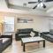 4 Mi to Airport Home in Houston with Yard! - 休斯顿