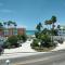 Bungalow Beach Resort