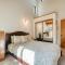 Dwell by Tahoe Getaways - 3BR Tahoe Donner w Sauna & HOA Amenities - Truckee