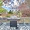 6 Mi to Beach Home with Deck in Brewster! - 布鲁斯特