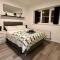 2-Bed House by Knighthead Park w- FREE Parking & FREE MATCHDAY DROP-OFF - 伯明翰