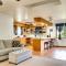 4 Mi to Beach Keaau Retreat with Relaxing Porch! - 凯阿奥