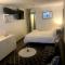 Spacious Studio w pool & just off Oxford St